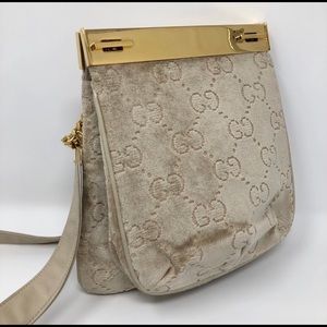 Authentic 1970’s Vintage Gucci velvet shoulder bag
